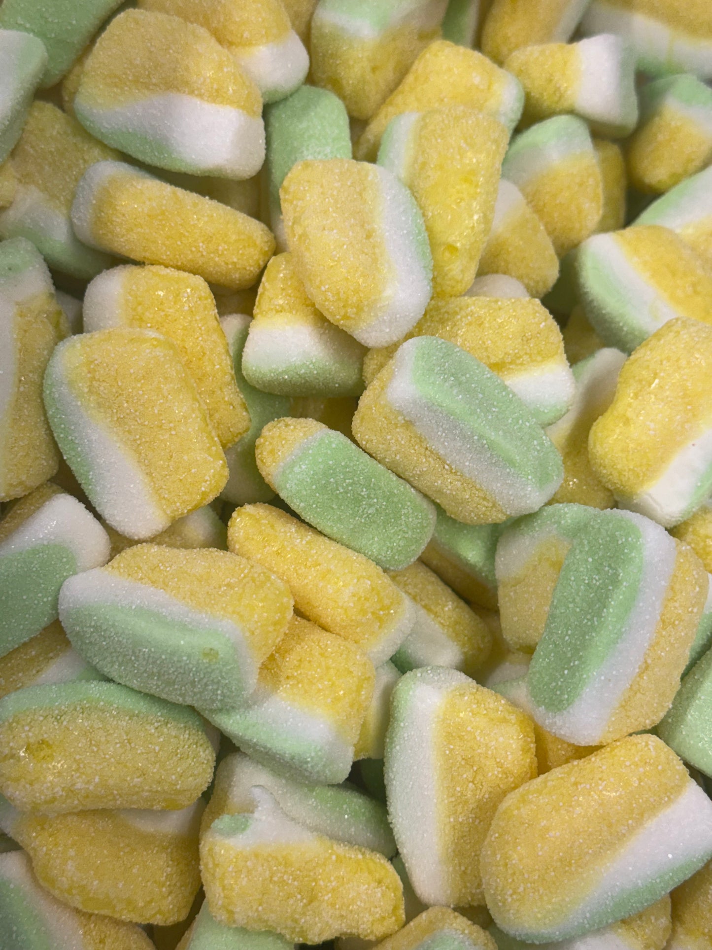 Pina cocunut Slices – Freeze-Dried Cake & Ice Cream Topping