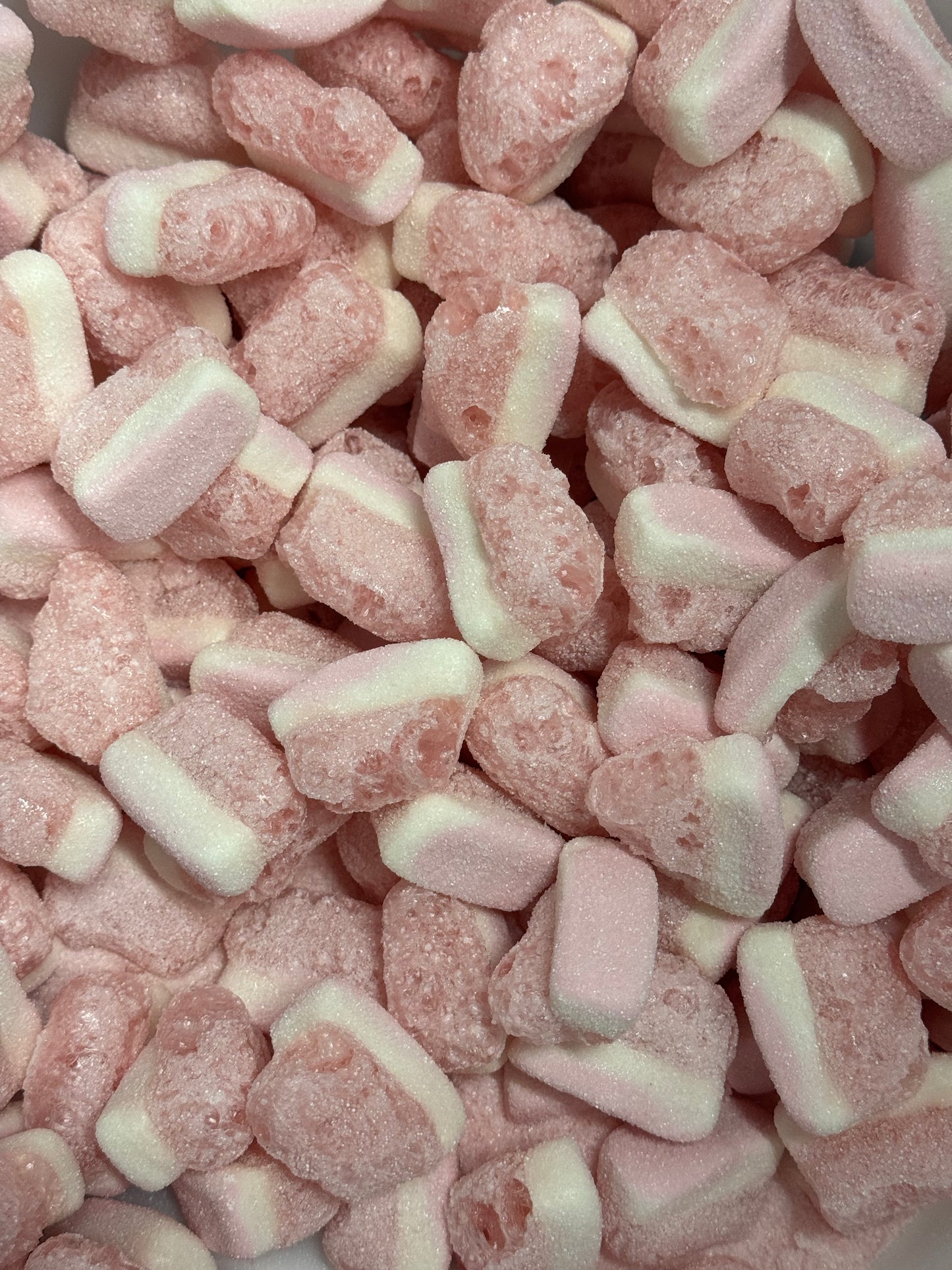 Strawberry Crunch Slices – Freeze-Dried Cake & Ice Cream Topping