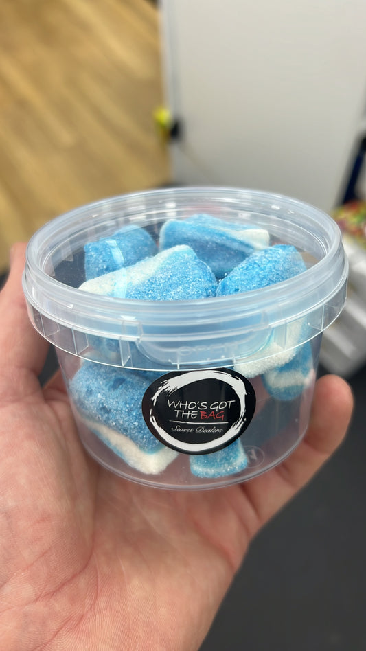 Freeze Dried Sour Blue Raspberry Slices Tub (8-10 Pieces)